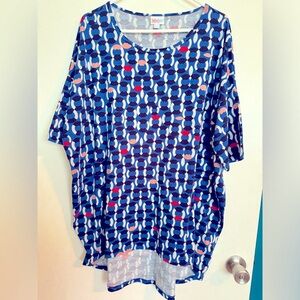 Women’s top- LuLa Roe